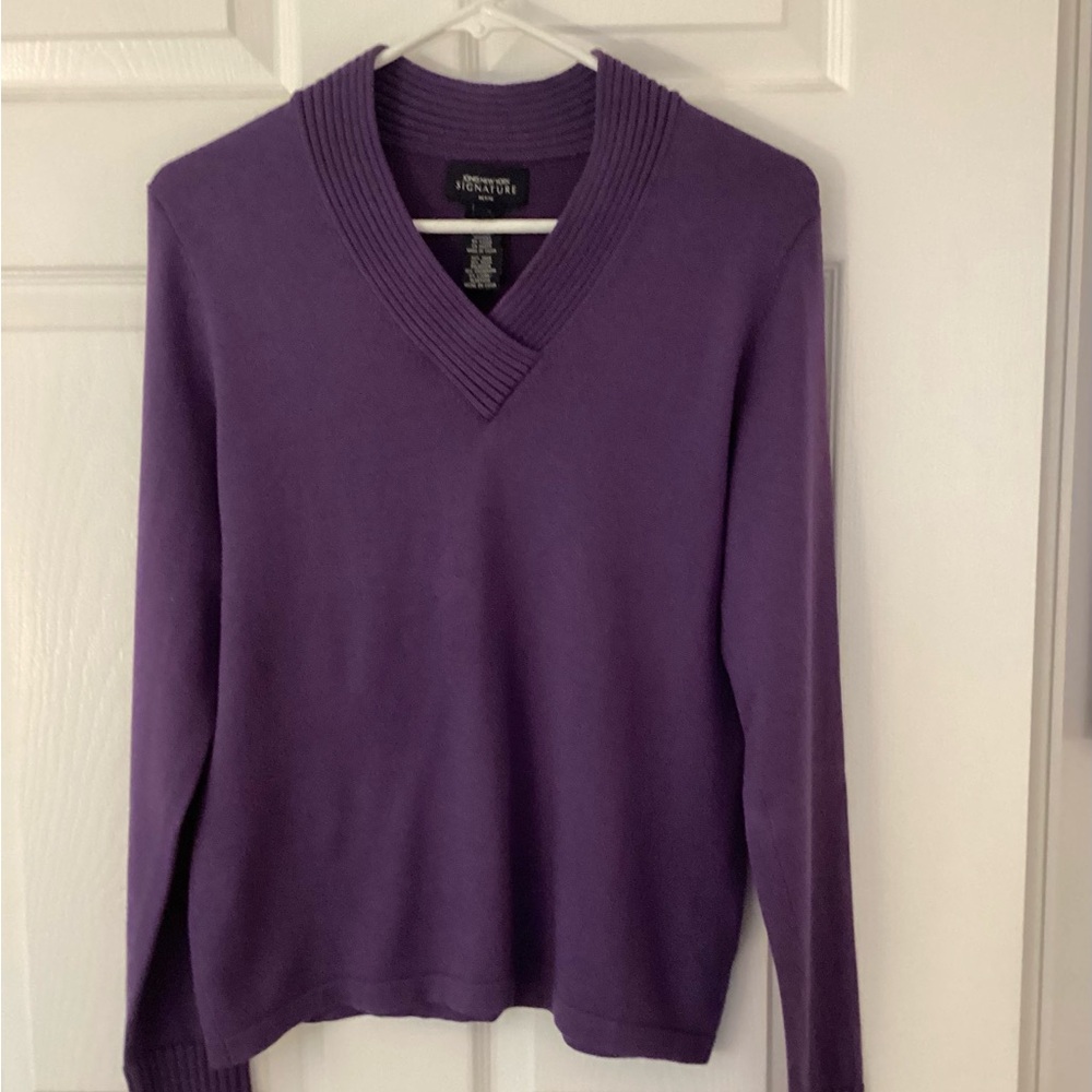 Jones New York Purple V-Neck Knit Sweater